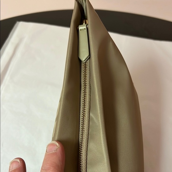 NIB Burberry Travel bag - Picture 3 of 8